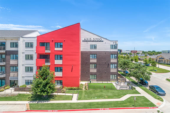 Axis 3700 Property View Side¦Axis 3700 Apartments Plano, TX