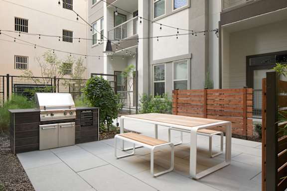 Courtyard Outdoor Kitchen at The Baldwin at St. Paul Square, San Antonio, 78205