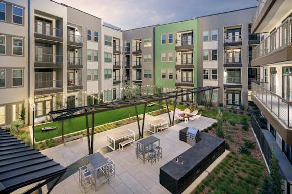 Outdoor Kitchen at The Baldwin at St. Paul Square, San Antonio, 78205