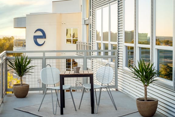 Apartments Near Medical District with Private Patio/ Balcony