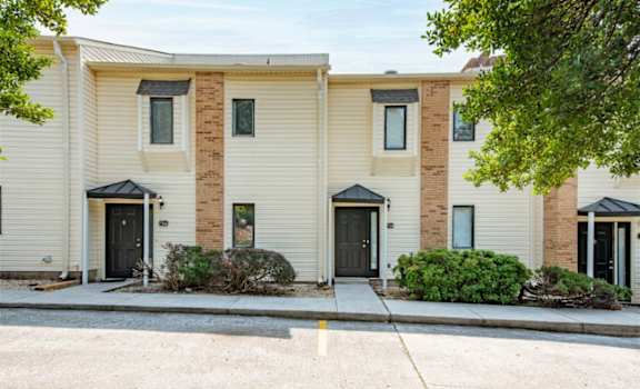 the residences at glen harbor apartment for rent in glens falls, md