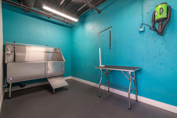 Pet wash at Bixby Hill Apartments in Long Beach, CA, 90815
