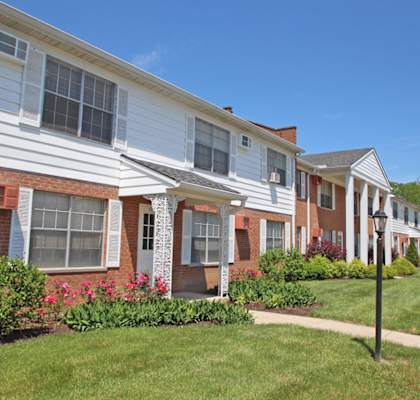 This is a photo of the grounds/building exteriors at Compton Lake Apartments in Mt. Healthy, OH.