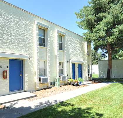 Escoshio Manor exterior
