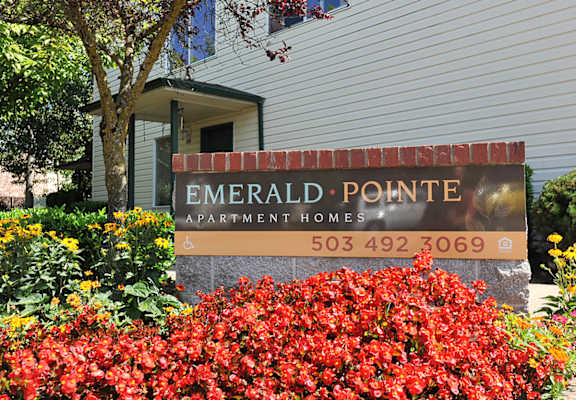 Emerald Pointe monument