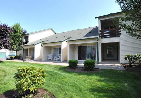 Emerald Pointe landscaping