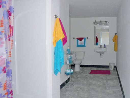 bathroom in one bedroom hoffman hotel apartment