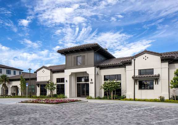 Beautiful Exterior View at Las Palmas Apartments, Fort Myers, 33913