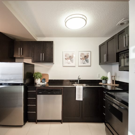 Winnipeg Apartments 190 Smith Apartment Suites