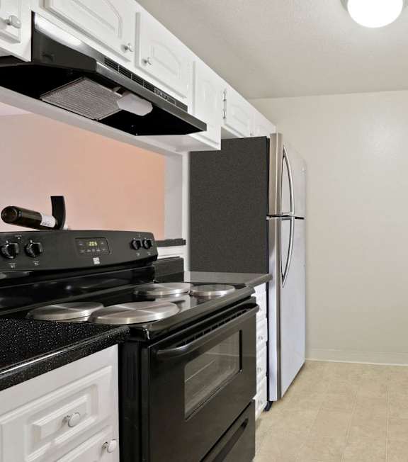 fully equipped kitchen at Bixby Knolls, Long Beach