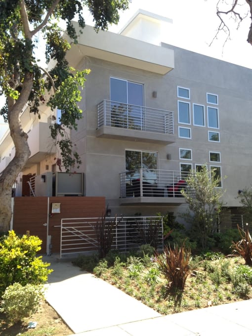 Courtyard View at Lido Apartments - 3630 Mentone Ave, California, 90034