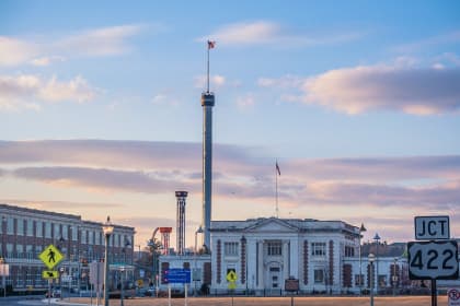 the tv tower in the city