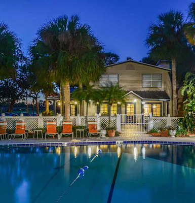 Swimming Pool at Somerset Apartments in Largo, FL