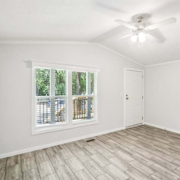 Vacant Room at Woodview Apartments, Texas, 78704