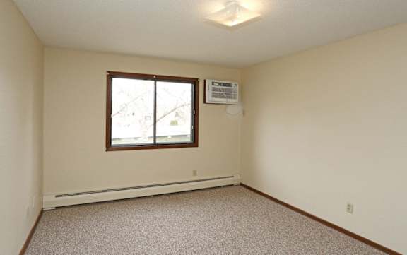 Sunrise Courts Apartments bedroom styles Cambridge