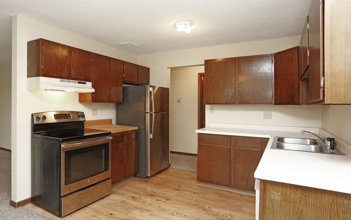 Photos and Video of Sunrise Court Apartments in Cambridge MN