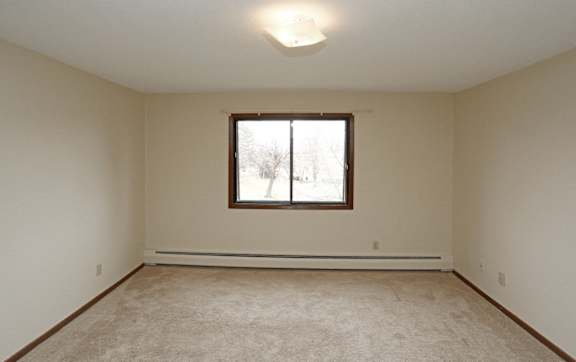 Sunrise Courts Apartments bedroom interior cambridge MN