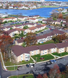 best garden style one bedroom and two bedroom rental apartments for rent at edgewater east/west apartments in long branch, nj near the jersey shore beach on the water monmouth county nj