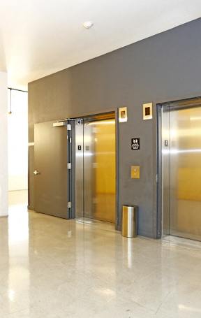 Lobby/Elevator