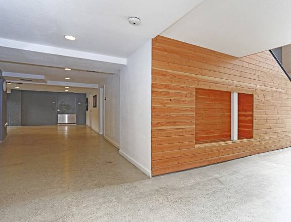 Common Area Lobby/Hallway