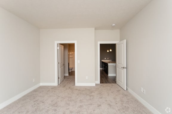 The Ervin Master Suite Bedroom  at The Flats on Houk, Delaware, OH