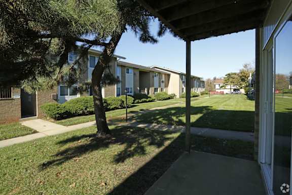 best garden style one bedroom and two bedroom rental apartments for rent at edgewater east/west apartments in long branch, nj near the jersey shore beach on the water