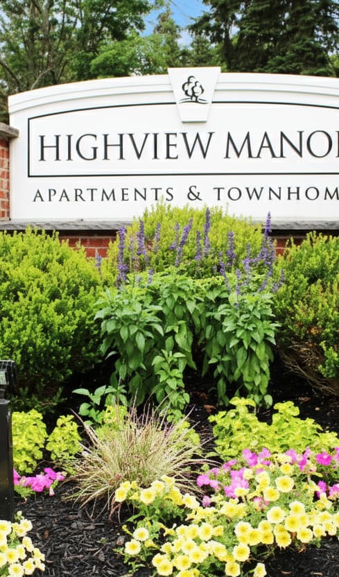 Renovated Living Room with decor  at Highview Manor Apartments, Fairport