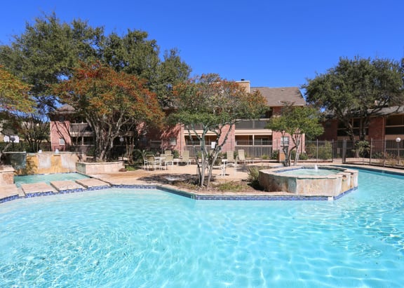 brandon-oaks-pool