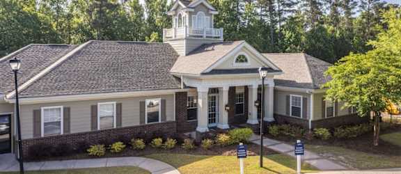 the estates at tanglewood|building exterior