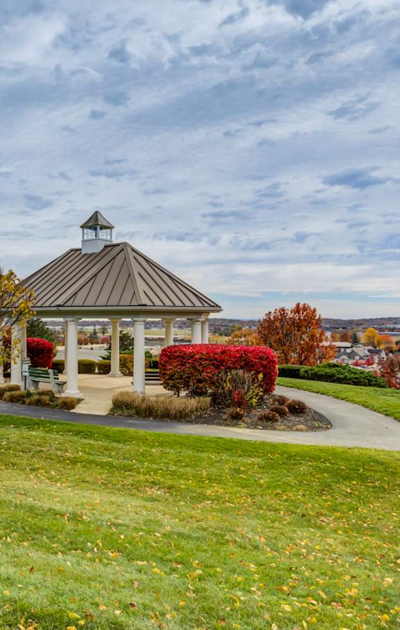 Exterior Walking Path at Highlands at Warwick Apartments, Pennsylvania