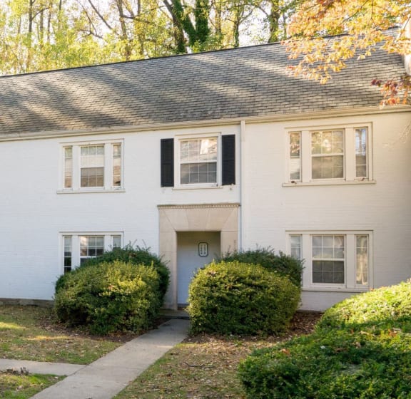 Lease Your Dream Apt in Silver Spring at Falkland Chase Now!