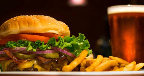 Grab a bite at 8oz Burger Co