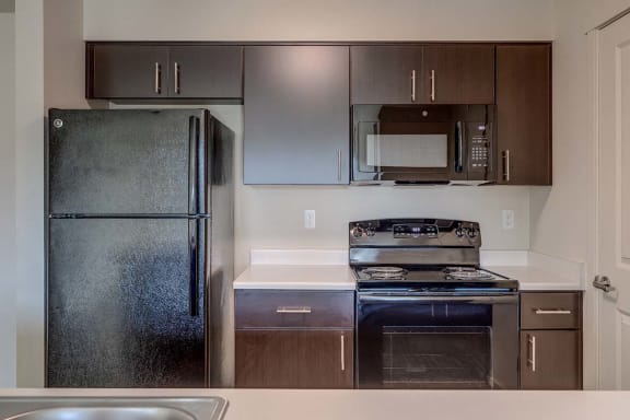Kitchen at GATEWAY BY VINTAGE, Spanaway, WA 98387