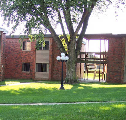 Emerald Court | Iowa City Apartments