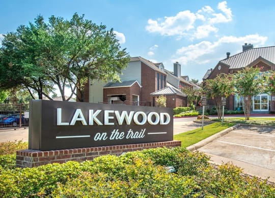 Welcome to Lakewood on the Trail! Downtown Dallas Apartment rental
