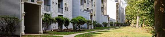 Exterior View of Building  at Town Walk at Hamden Hills, Hamden, 06518