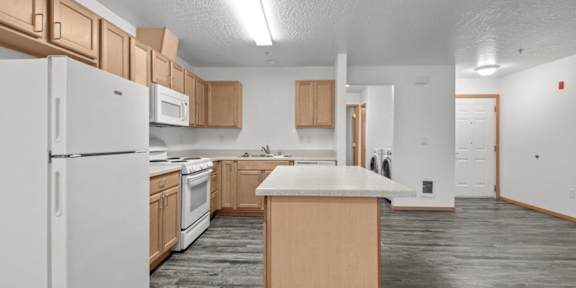 Somerset Meadows Apartments in Spokane Valley, Washington Kitchen with Island