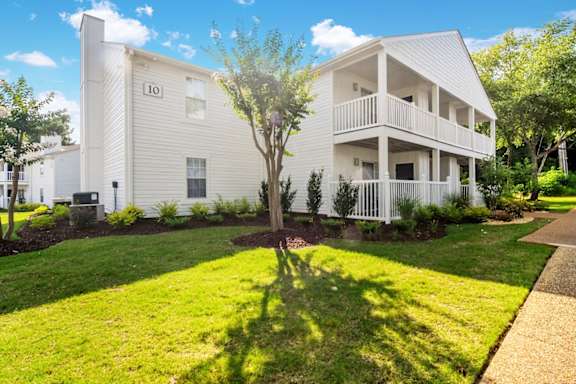 Picnic Area at The Oliver Apartment Homes in MS 38654