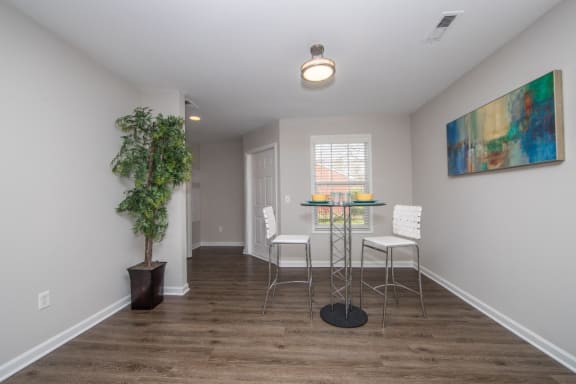 Dining area at Villages at City Center apartments in Newport News VA