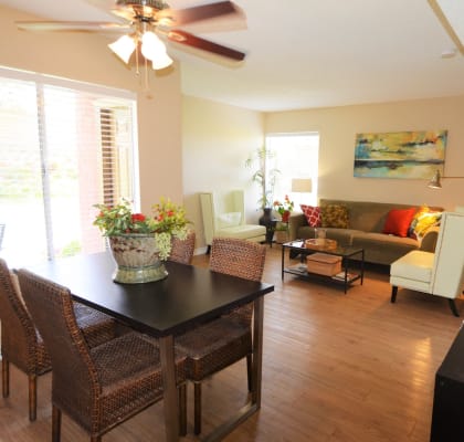 Ample Dining Area At The Arches at Regional Center West Apartments in Palmdale, CA