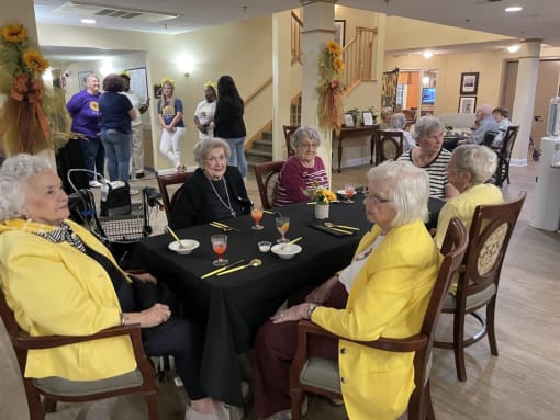Delicious Community Dining at Elison Assisted Living of Oxford