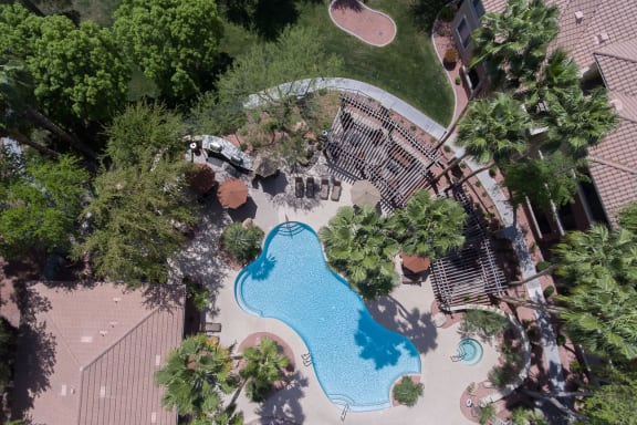 Beautiful Swimming Pool at Luxury Apartments Glendale AZ