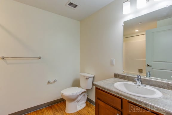 Floor plan 2 bathroom
