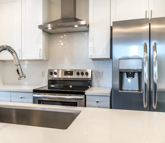 Stainless Steel Appliances at Dolce Villagio Townhomes, Tempe, 85281
