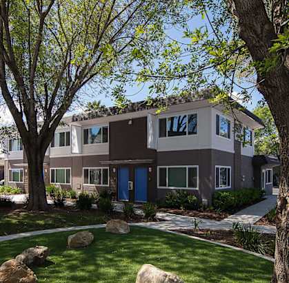 a picture of the exterior of a building at MEADOWS HOLLY, VACAVILLE
