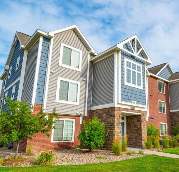Exterior apartment building at Colonial Pointe at Fairview Apartments, Bellevue, 68123