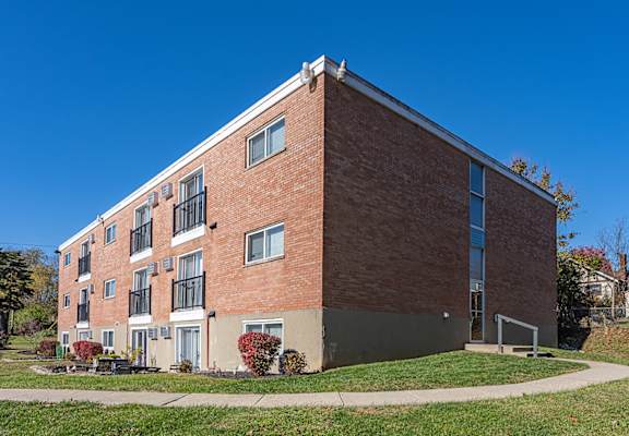 Oakview Apartments at Cincinnati Premier Living*, Cincinnati