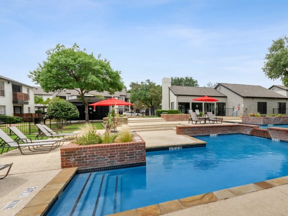 Swimming pool at Aspen Court Apartments in Arlington, Texas