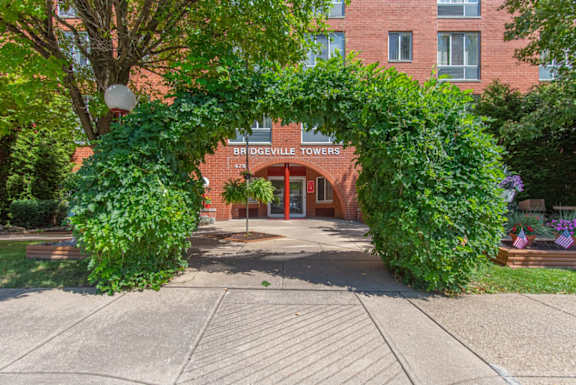 Beautiful Landscaped Grounds at Bridgeville Towers, Bridgeville, 15017