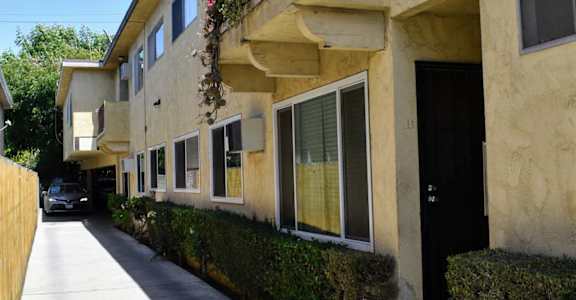 Clean and wide walkway between units